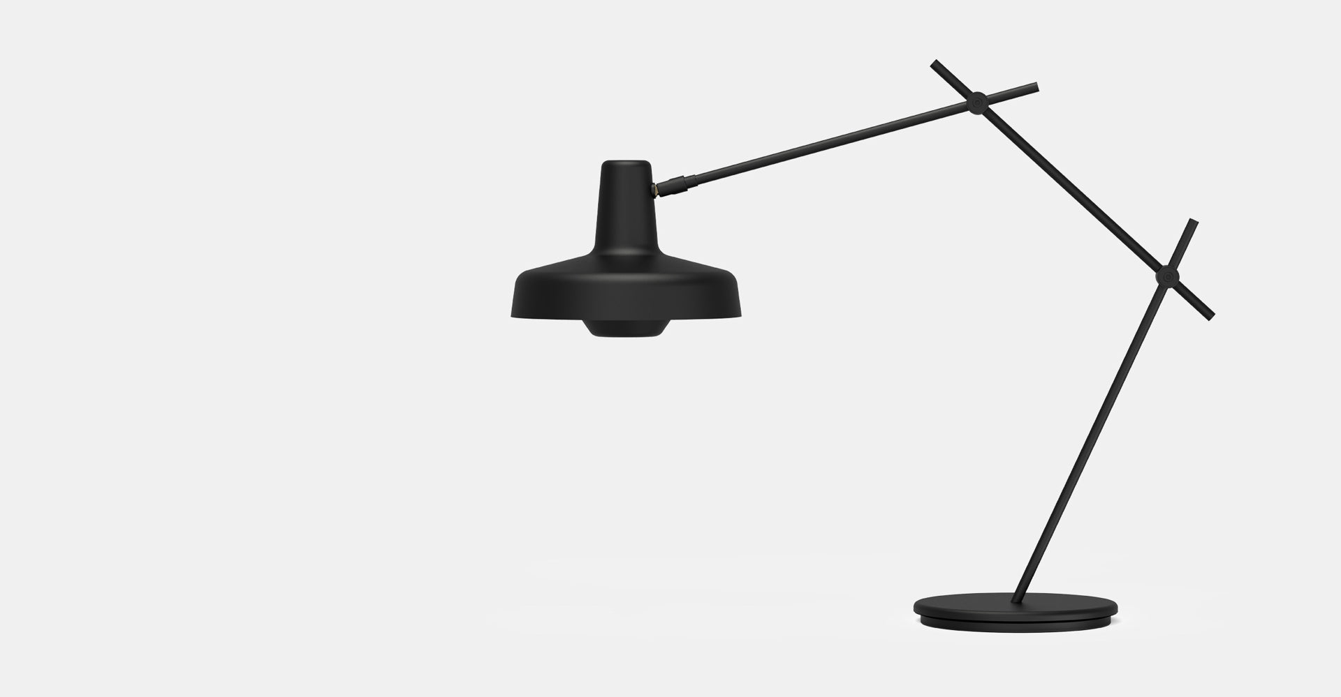 Arigato black table lamp