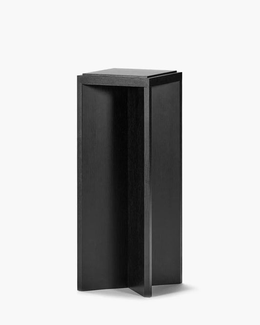 Kubé 5 black oak pedestal