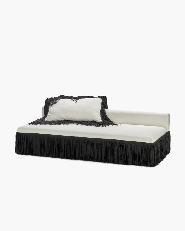 Sofa with 1 white cushion with black fringes Frou