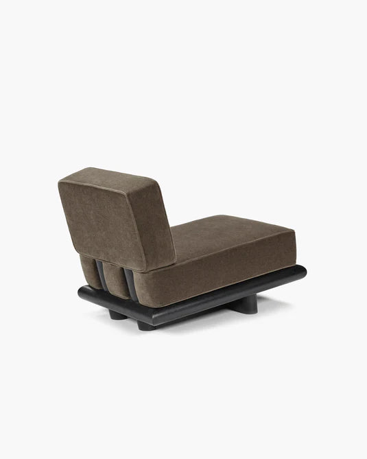 Fluwelen teddy bank + donker gebeitst tulp frame Ono 1