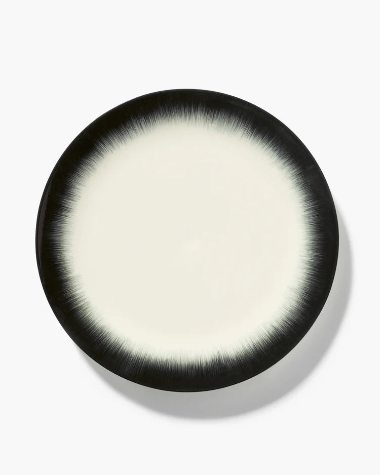 White/Black Dinner Plate Variation 4 Dice