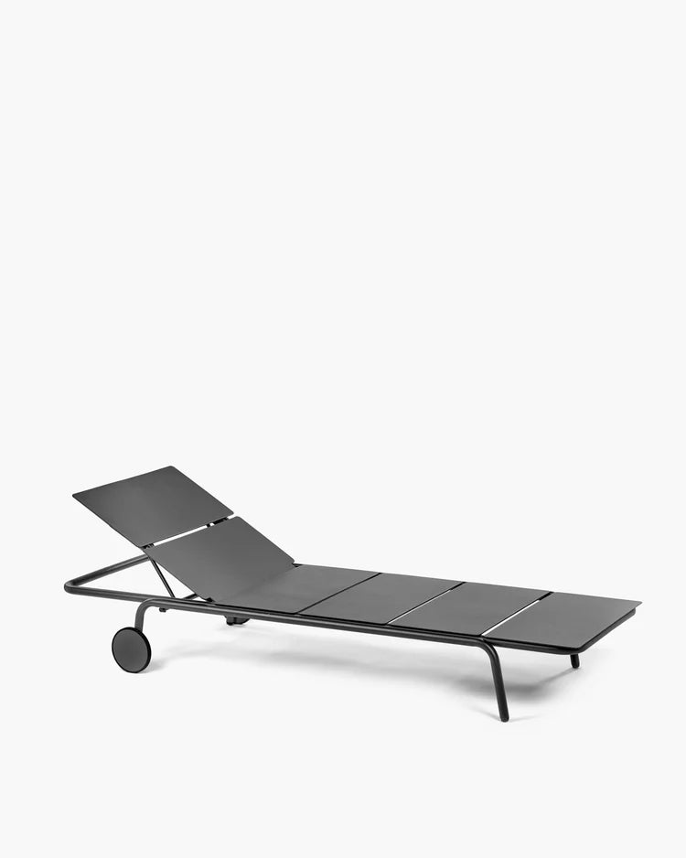 Auguste Black Aluminum Deckchair