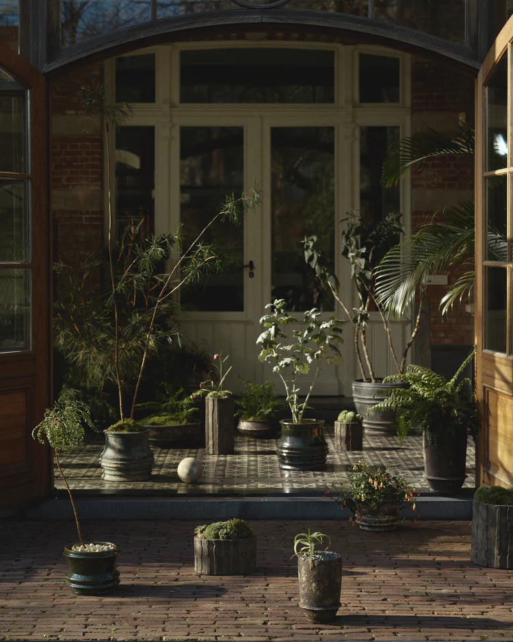 Mesa 01 S Dark Green Planter