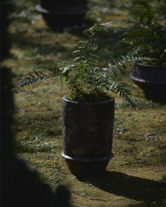 Planter 02 S dark brown Dune