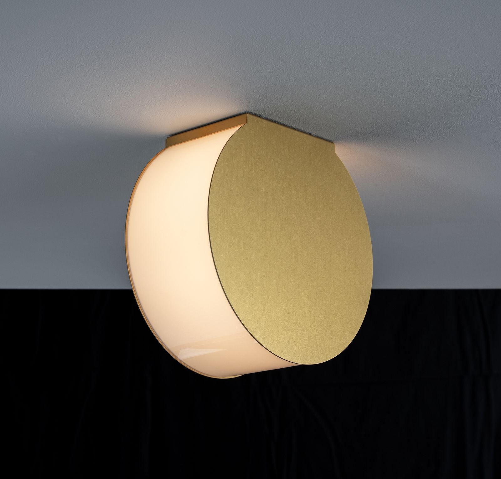 Ili Ili Coney Cone Suspension