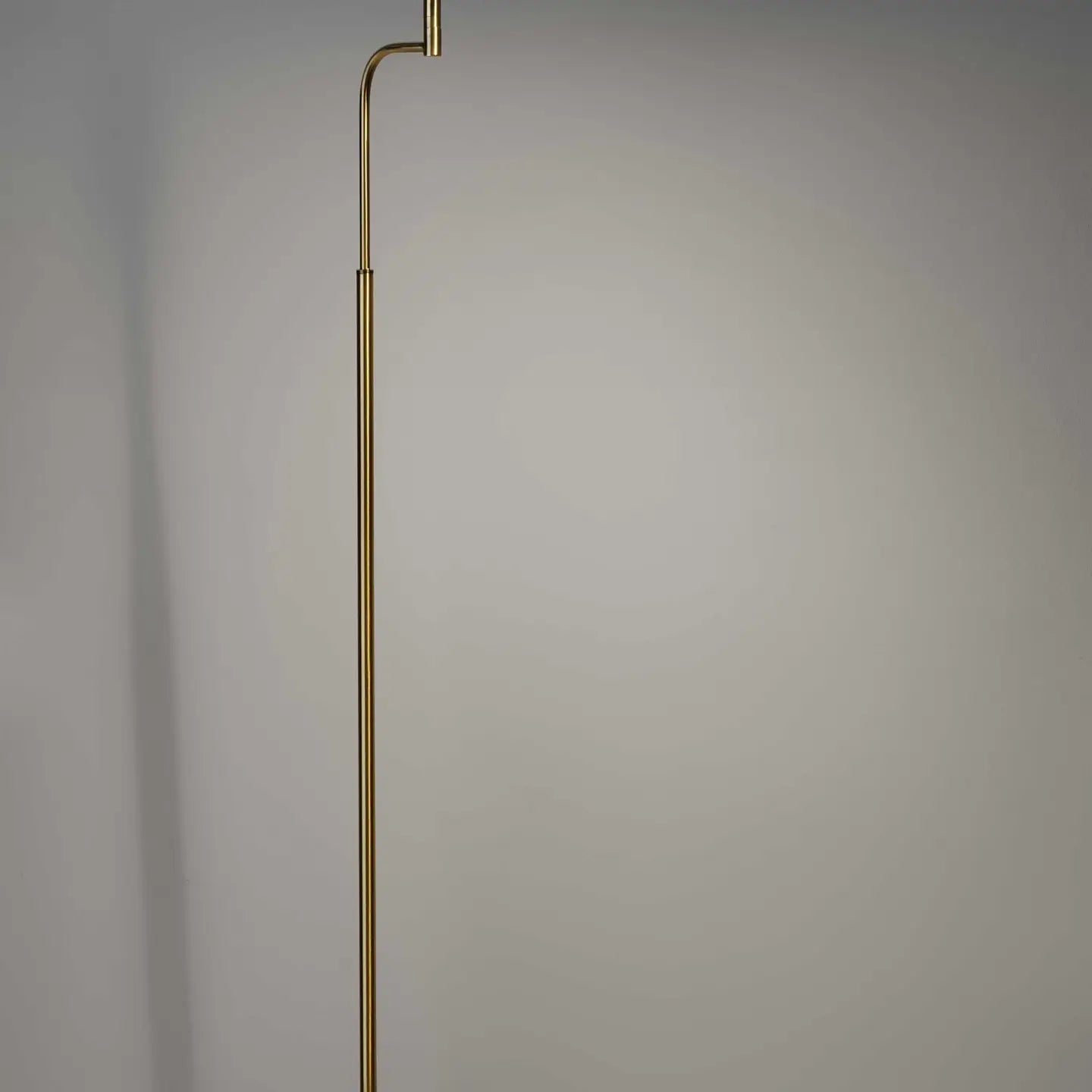 Elegant floor lamp