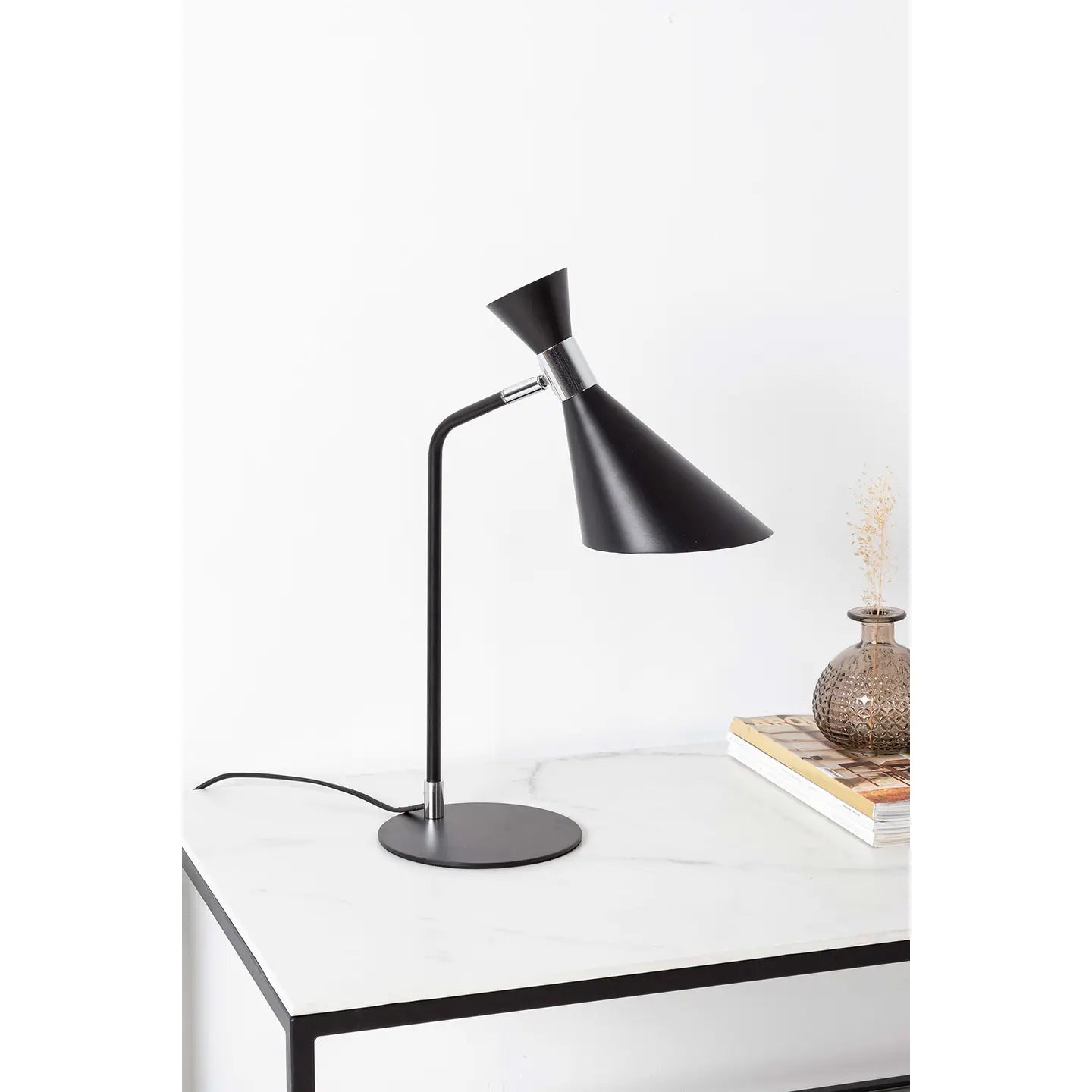 Metal table lamp