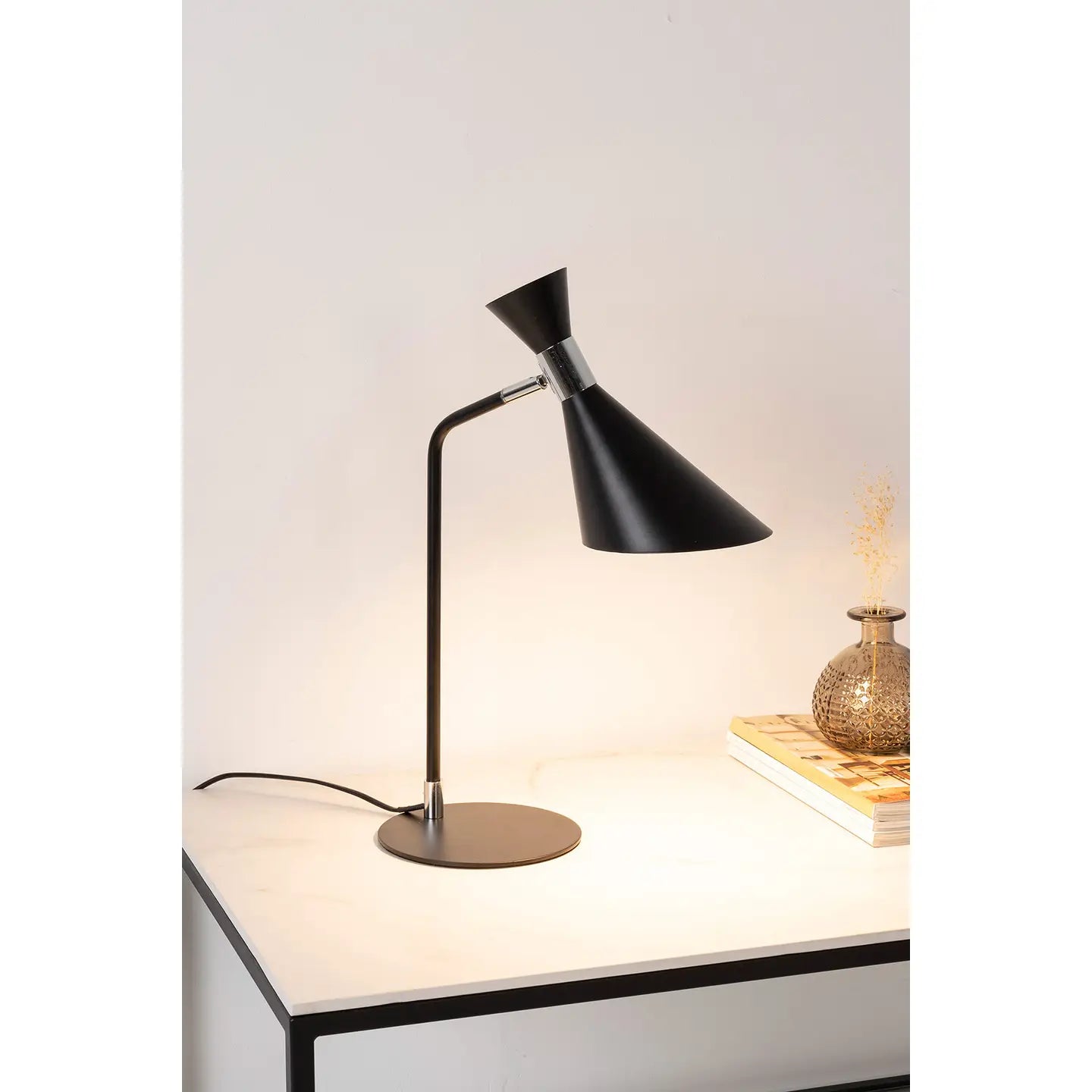 Metal table lamp