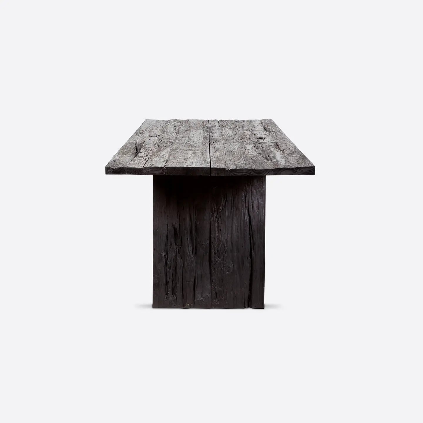 Erosi dining table