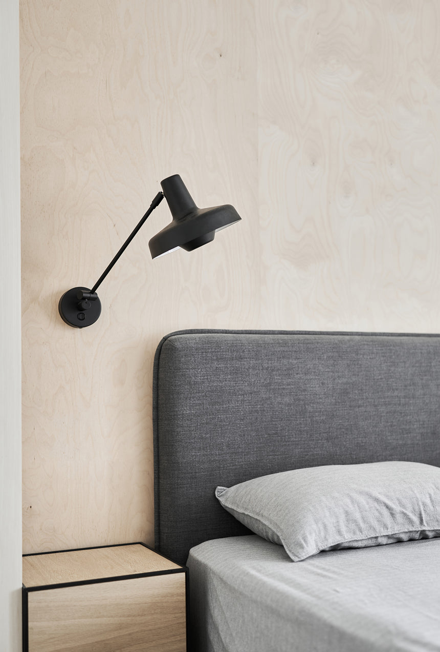 Arigato white short wall