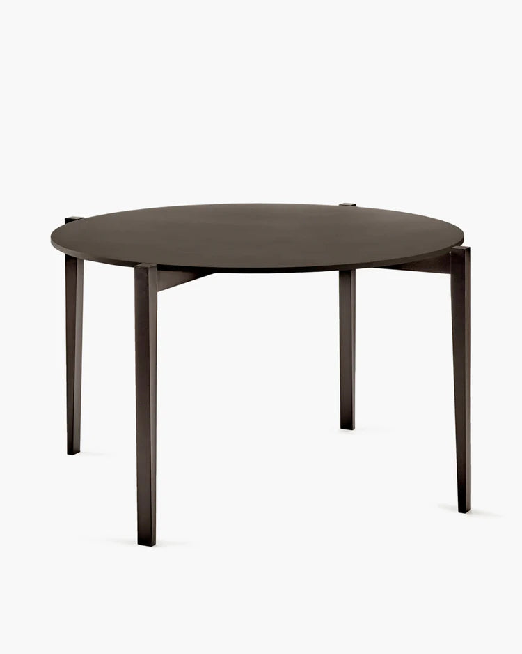 Eloïs round brown oak table