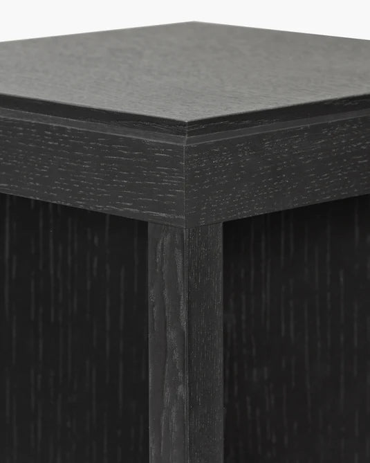Kubé 5 black oak pedestal