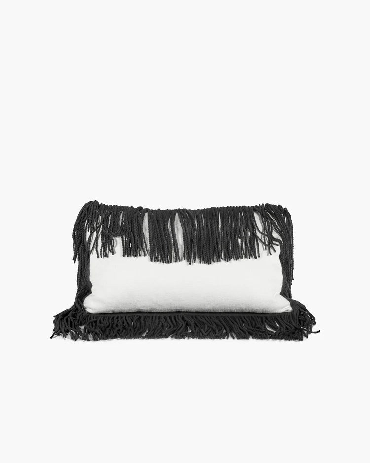 Coussin supplémentaire blanc avec franges noires Frou