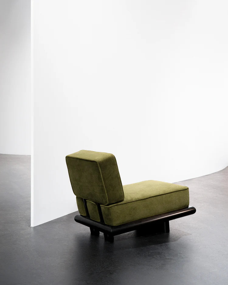 Varen fluwelen bank + donker gebeitst tulp frame Ono 1