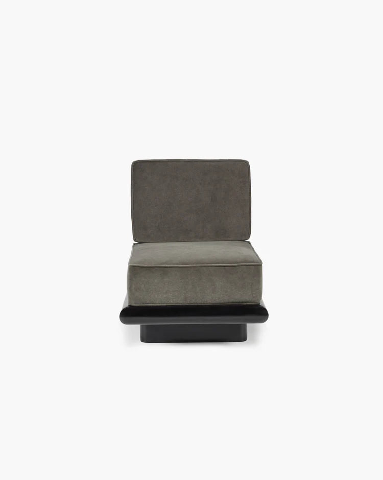 Taupe fluwelen bank + donker gebeitst tulpframe Ono 1