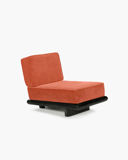 Oranje fluwelen bank + donker gebeitst tulpframe Ono 1