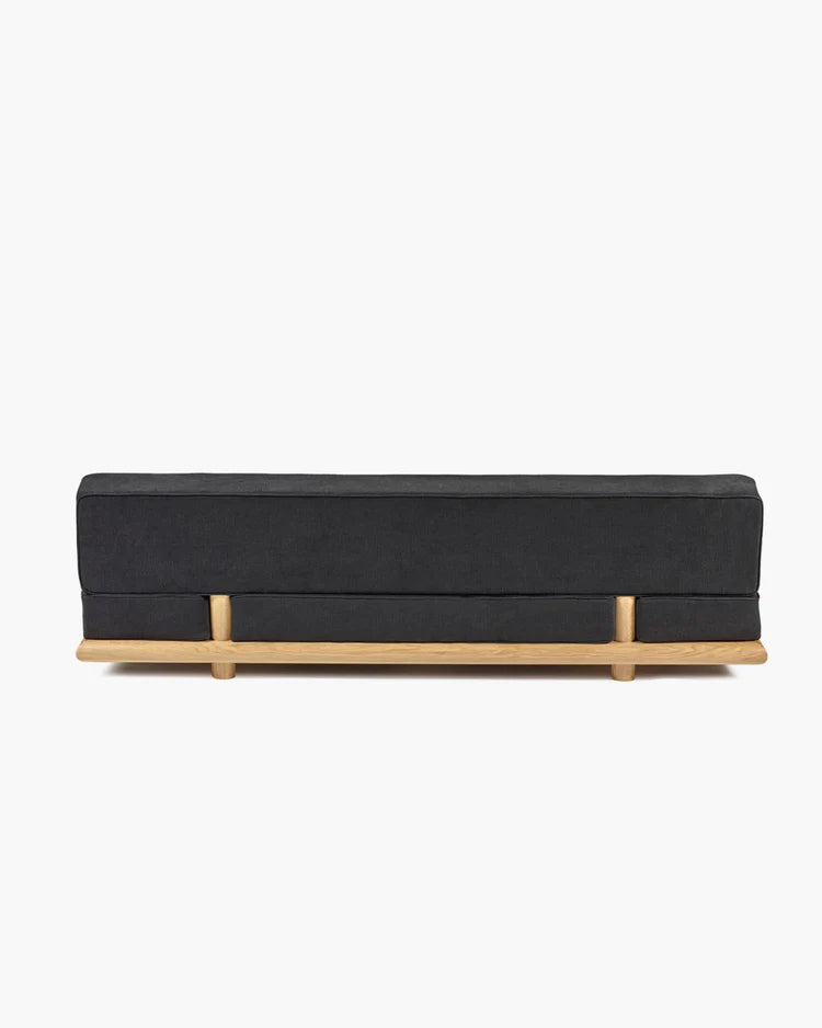 Canapé noir licot + cadre chêne naturel Ono 3