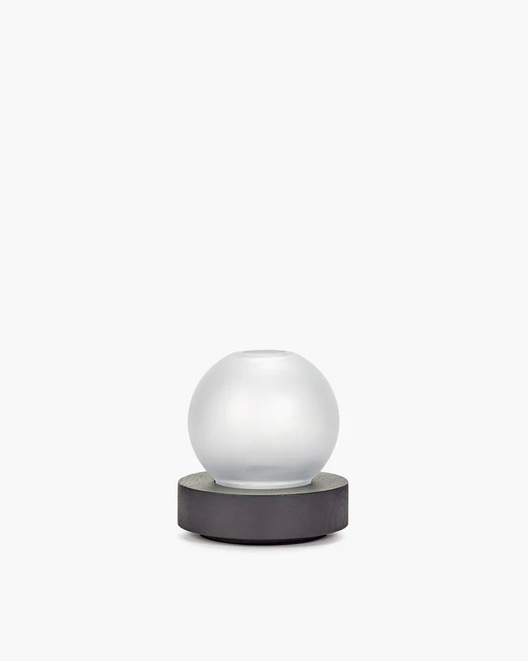 Lara black and white vase/table lamp