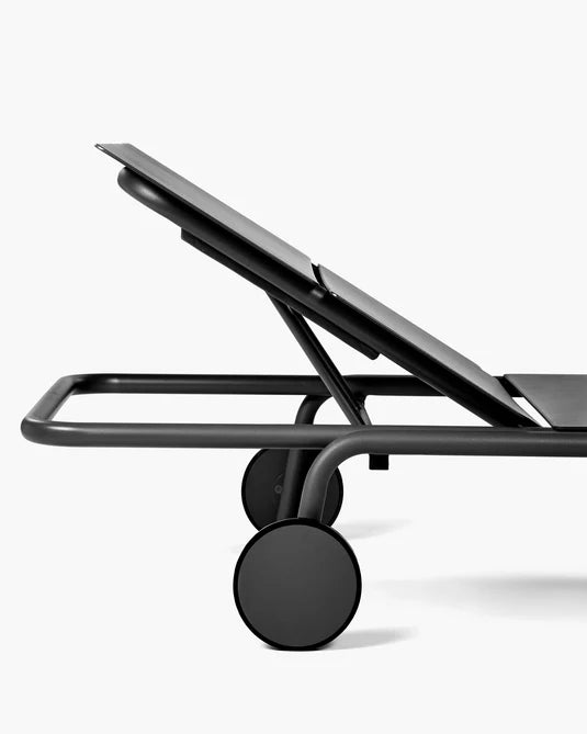 Auguste Black Aluminum Deckchair