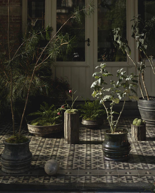 Mesa 01 M Dark Green Planter