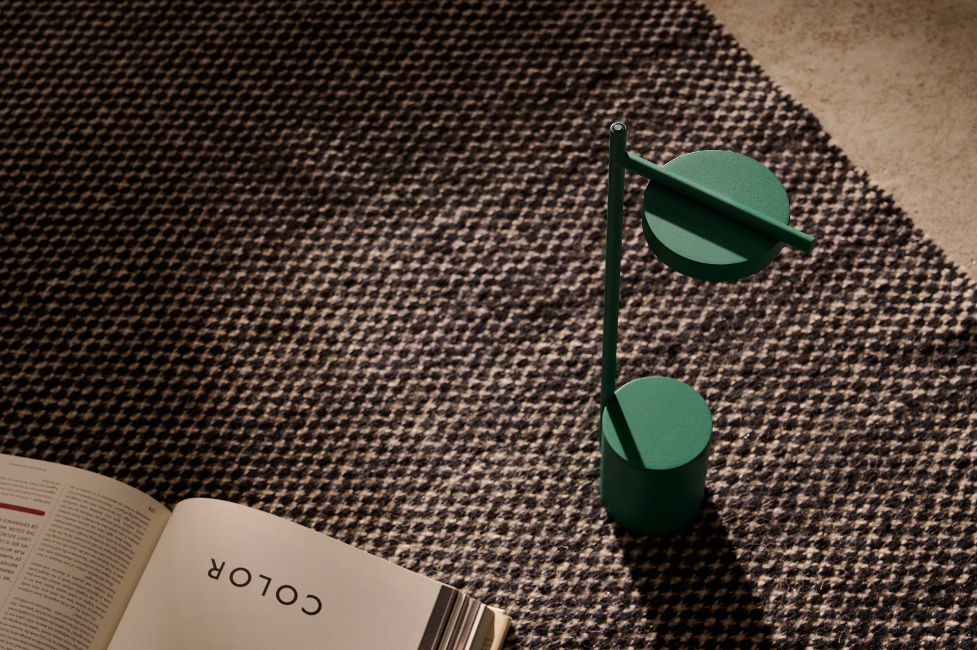 Igram I White Table Lamp