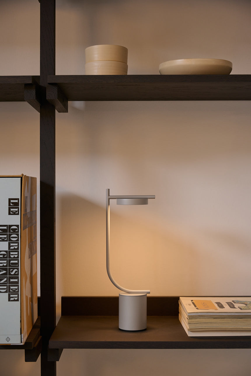 Igram J white table lamp