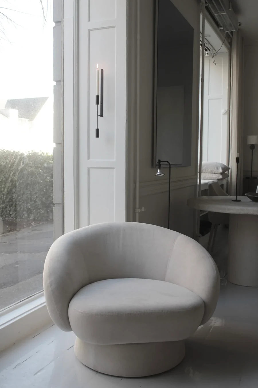 Frame armchair