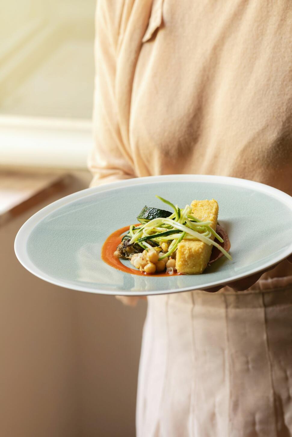 L Epure Cashmere Plate