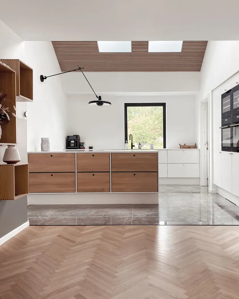 Arigato 45 zwarte muur