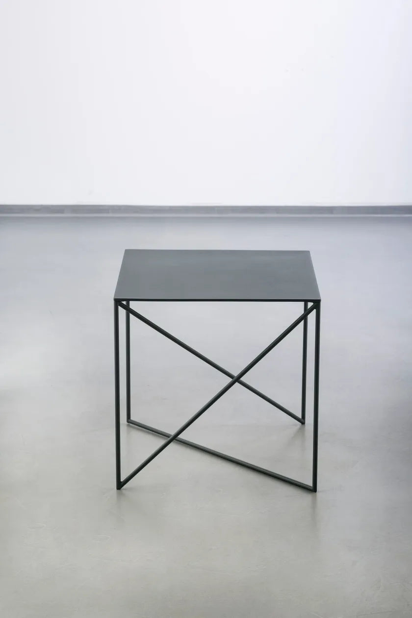 Dot S zwarte bijzettafel