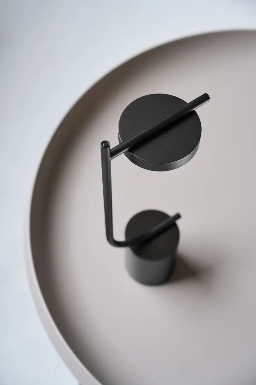 Igram J white table lamp