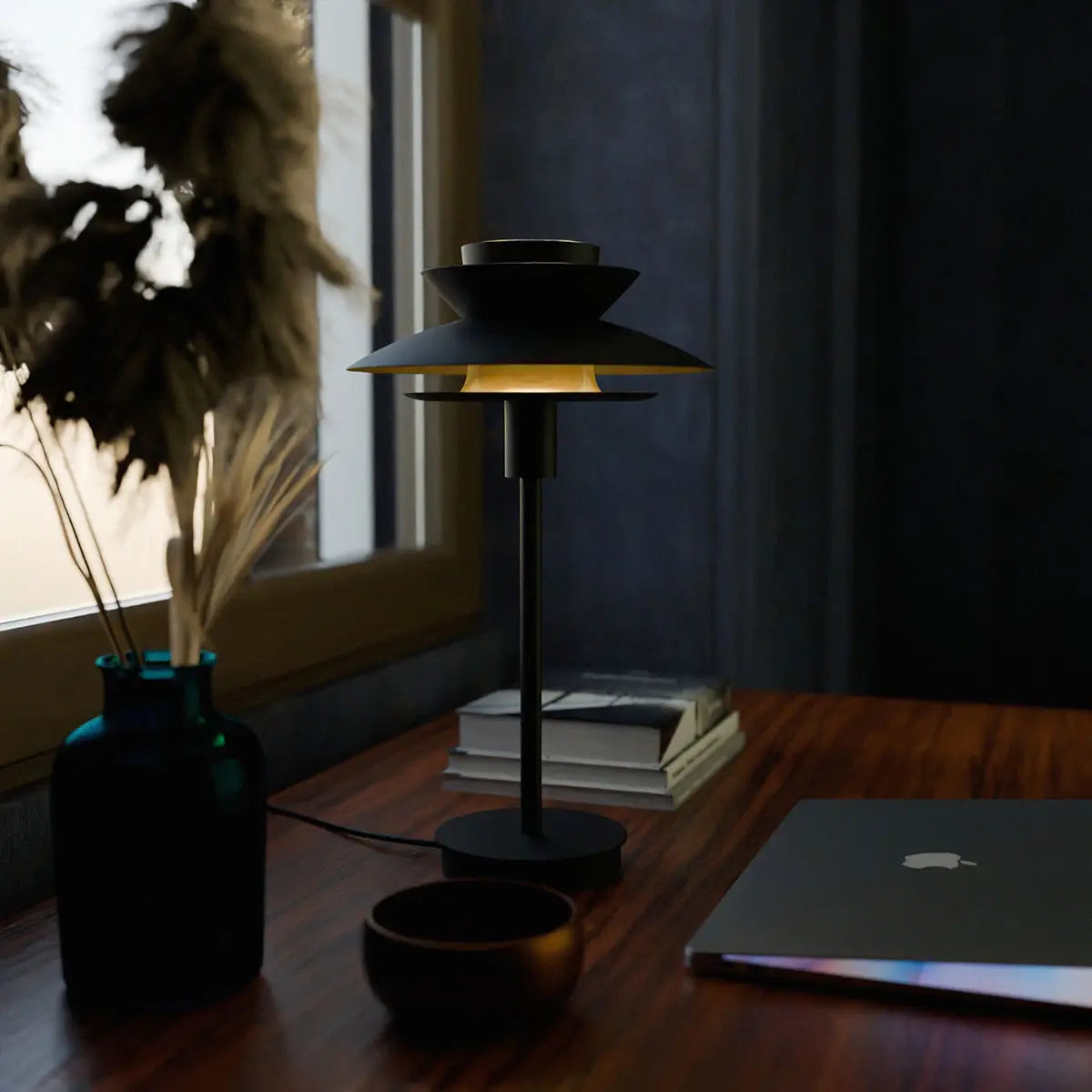Dina table lamp