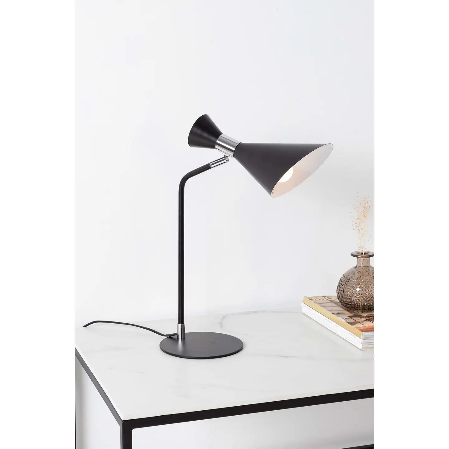 Metal table lamp