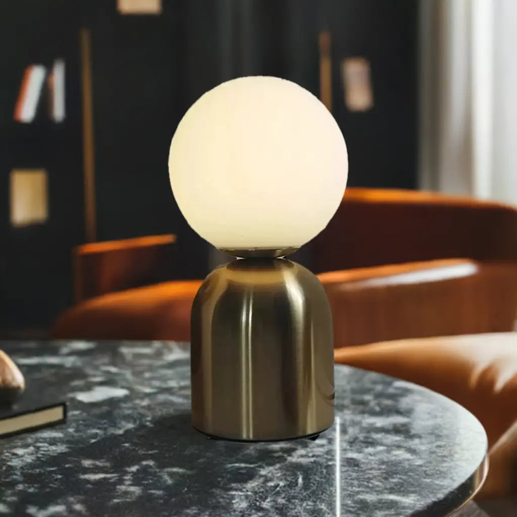 Nordic brass table lamp
