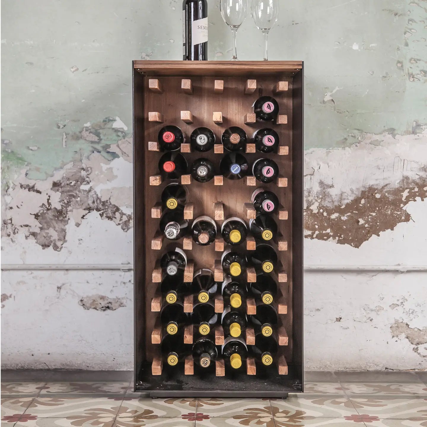 Wine bottle rack