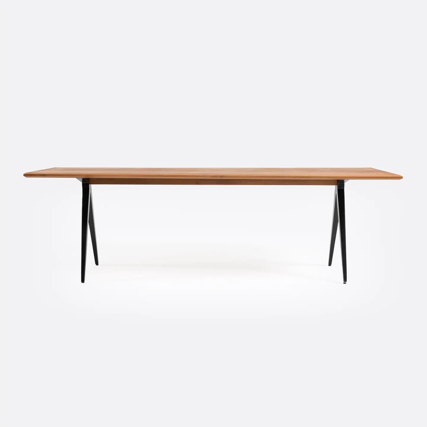 Liku dining table